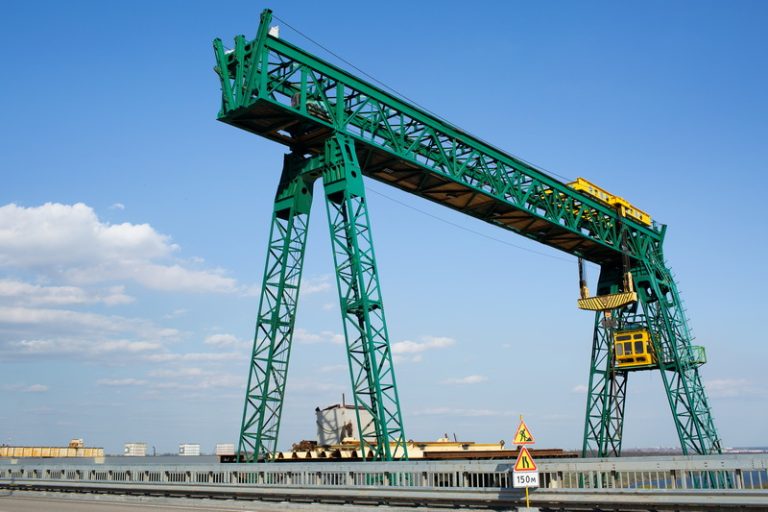 Pembinaan dan Sertifikasi K3 Operator Gantry Crane by KEMNAKER RI