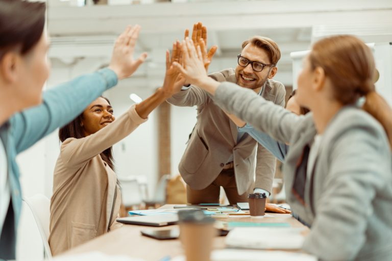 Desain Employee Experience untuk Menciptakan Tempat Kerja yang Engaging